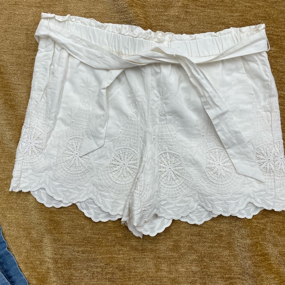 Loft ladies medium, pull on, elastic, belted waist, lined cotton shorts